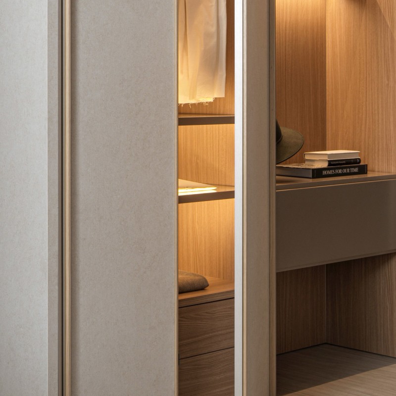 DD-18152 Walk-in Closets
