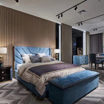 Giorgio Armani Bed Upholstered in Top Grain Cow Leather (XF-9552)